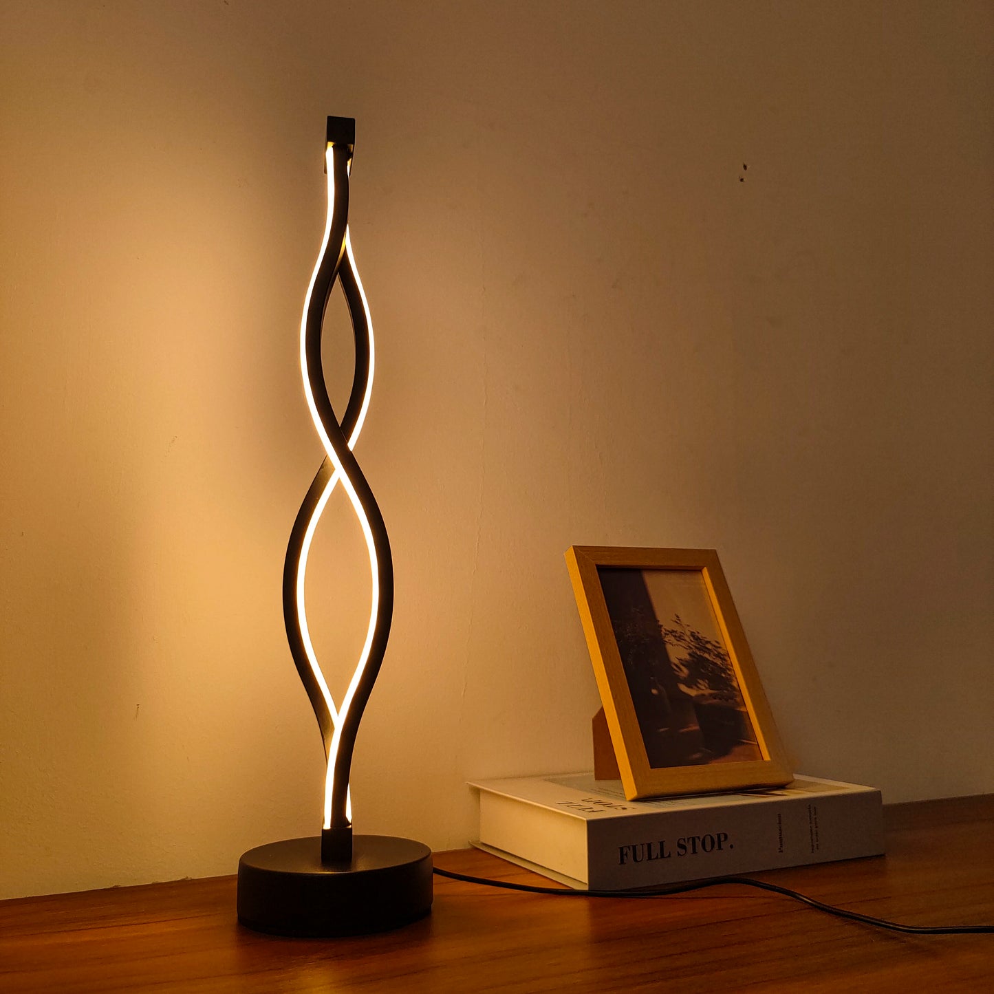 Lampe de chevet LED moderne, forme artistique, 2 options pour la luminosité