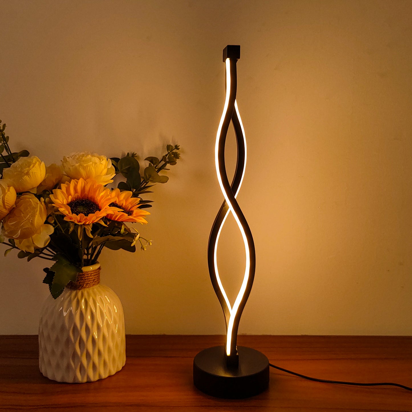 Lampe de chevet LED moderne, forme artistique, 2 options pour la luminosité