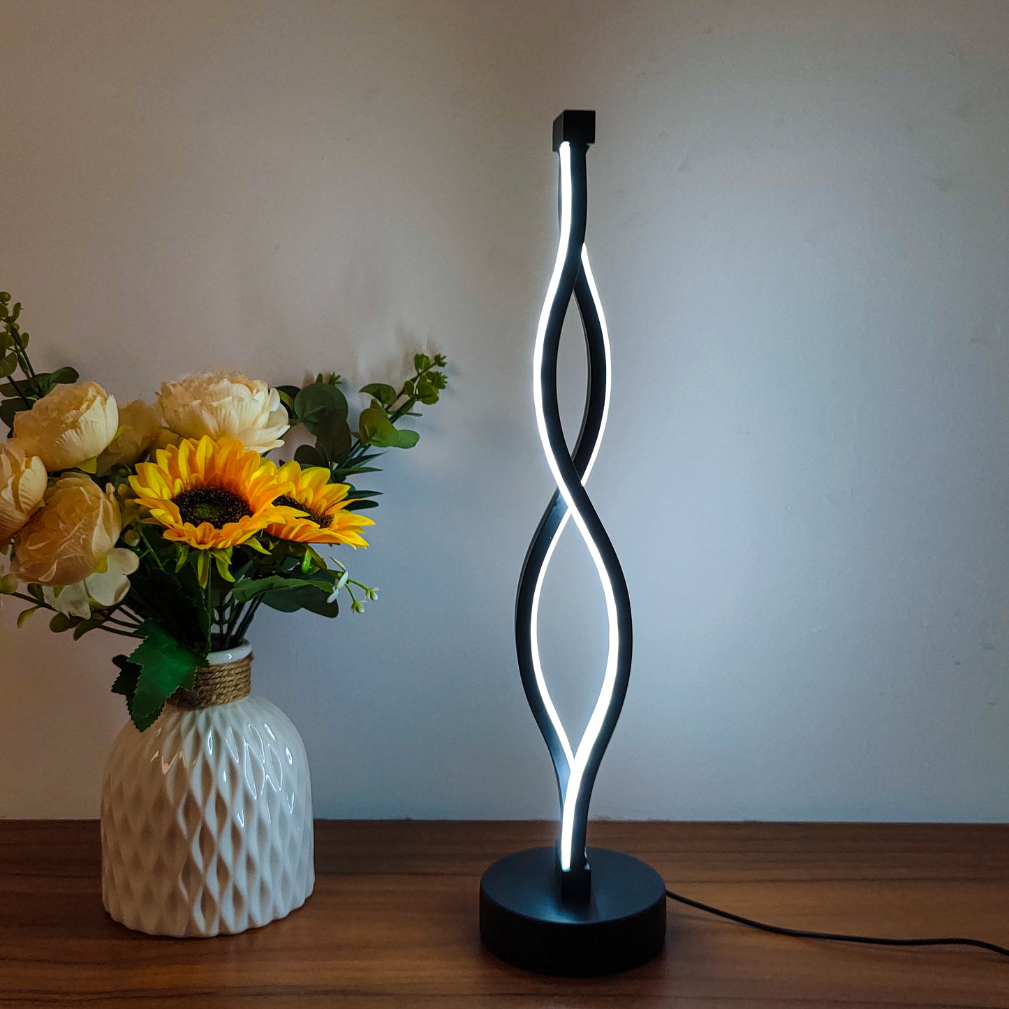Lampe de chevet LED moderne, forme artistique, 2 options pour la luminosité