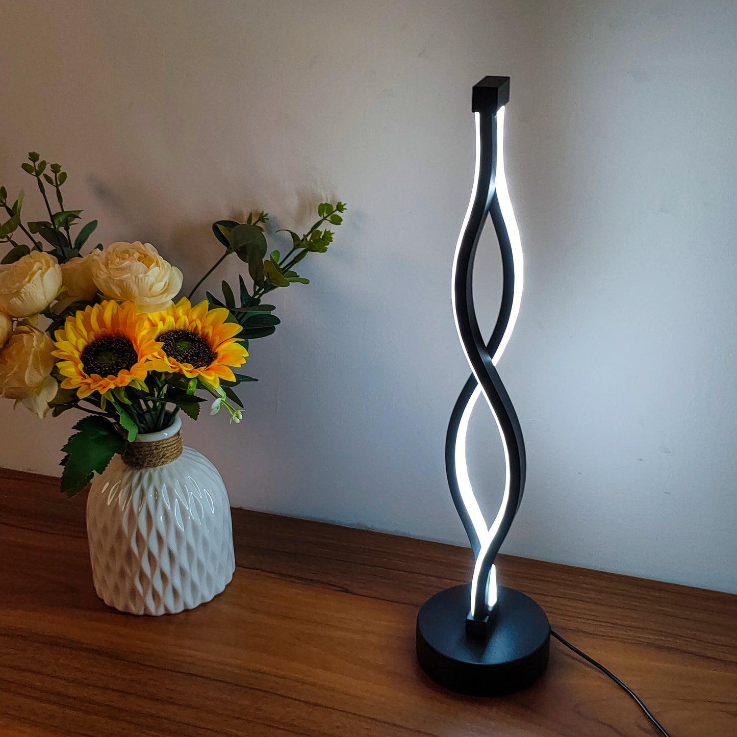 Lampe de chevet LED moderne, forme artistique, 2 options pour la luminosité